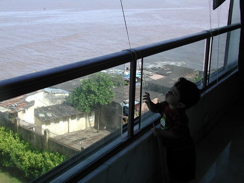 P9160008 (2).JPG - He is more interested in the string